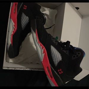 Air Jordan 5 (Retro)
